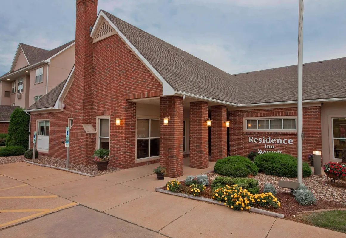 Residence Inn by Marriott Davenport hotel hero