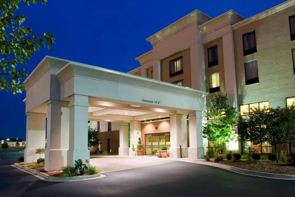 Hampton Inn & Suites Cincinnati-Union Center hotel hero