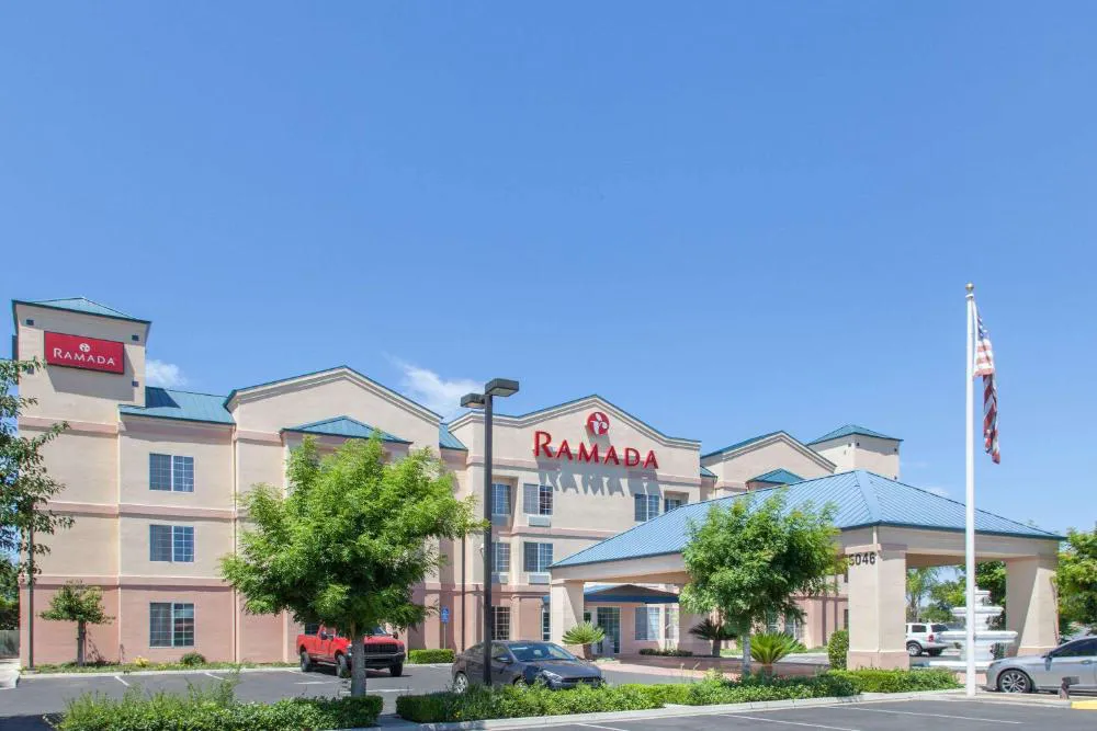 Ramada by Wyndham Fresno Northwest hotel hero