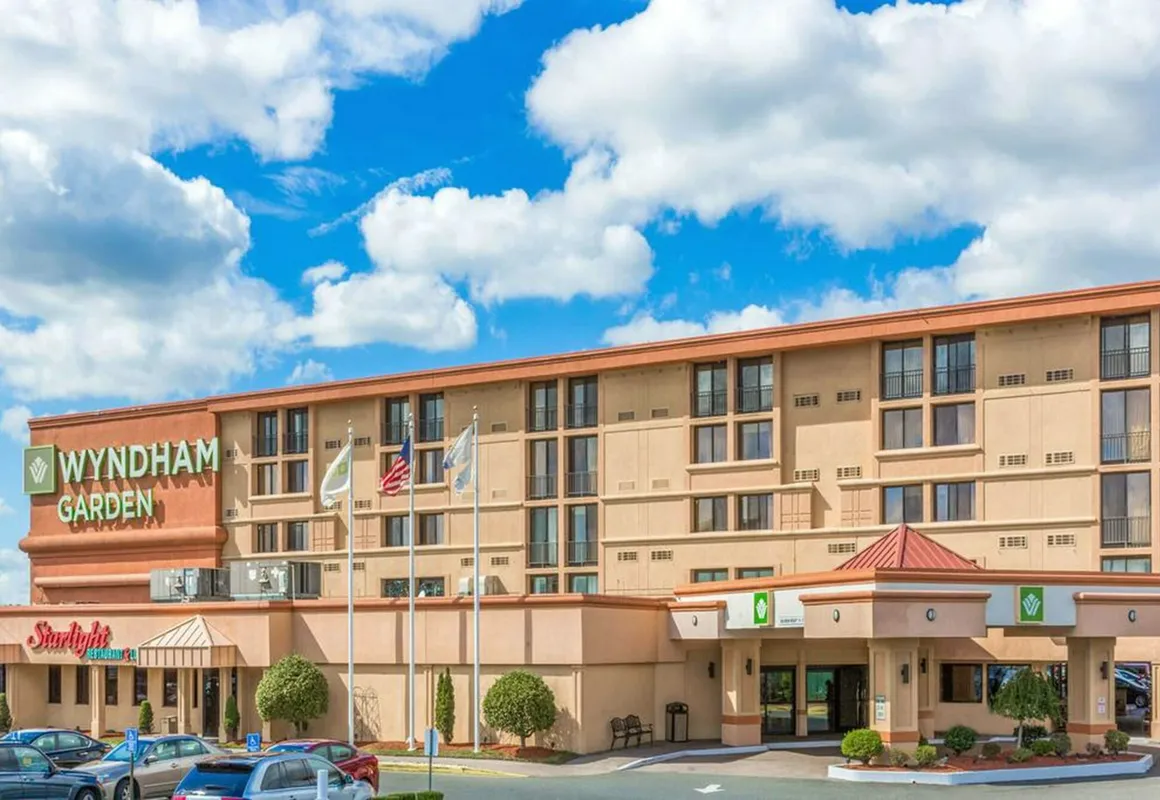 Wyndham Garden Hotel Newark Airport hotel hero