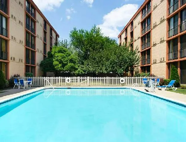 Wyndham Garden Hotel Newark Airport hotel detail image 3