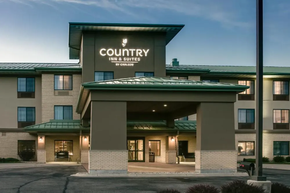Country Inn & Suites by Radisson, Madison West, WI hotel hero