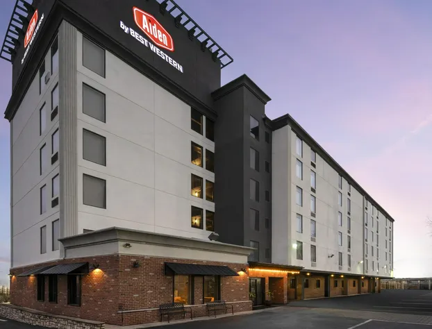 Best Western Plus Newark Airport West hotel detail image 3