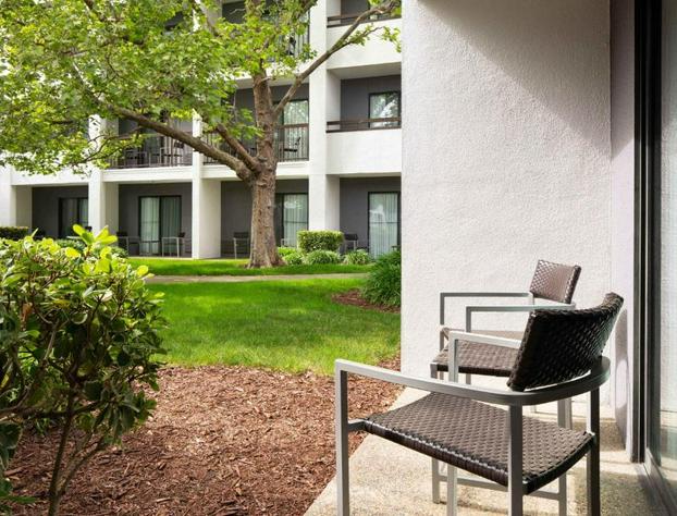 Courtyard by Marriott San Francisco Airport hotel detail image 1