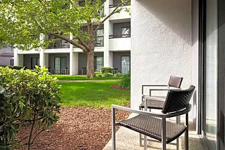 Courtyard by Marriott San Francisco Airport hotel detail image 1