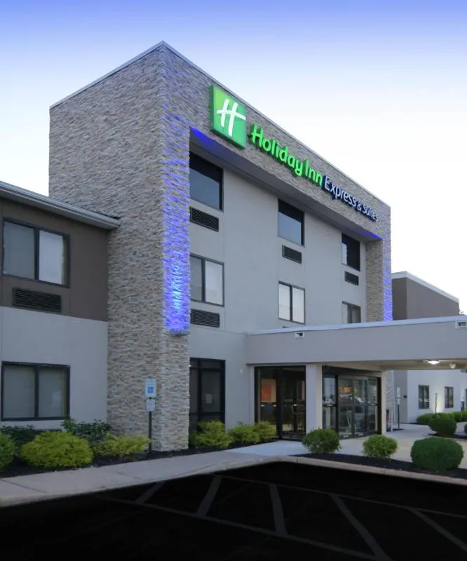 Holiday Inn Express & Suites Williamstown - Glassboro by IHG hotel hero