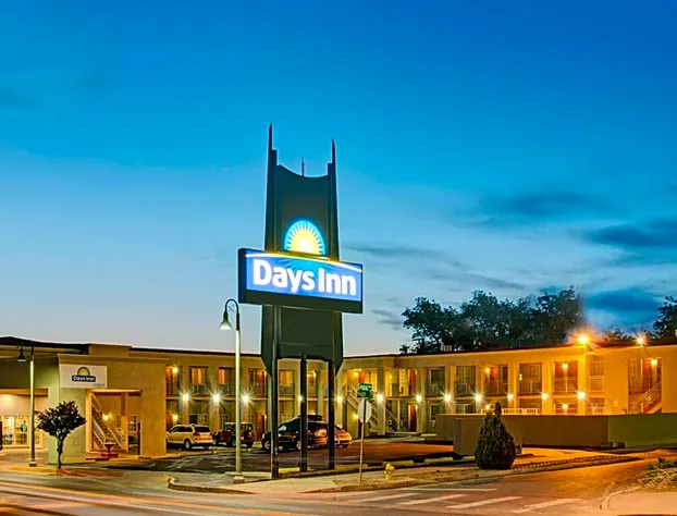 Days Inn by Wyndham Albuquerque Downtown hotel detail image 1