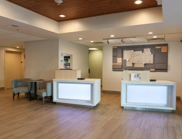 Holiday Inn Express Hotel & Suites Cincinnati Se Newport by IHG hotel detail image 4