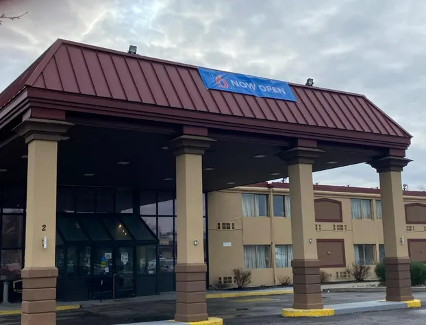 Motel 6 Rochester, NY - Airport hotel detail image 1