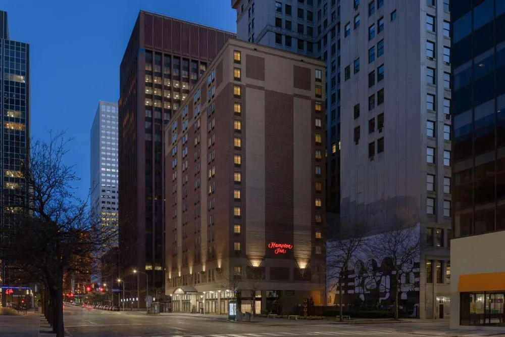 Hampton Inn Cleveland-Downtown hotel hero