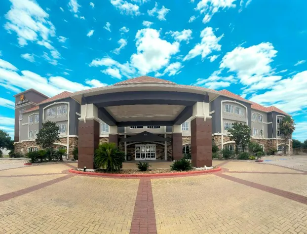 La Quinta Inn & Suites by Wyndham Houston Energy Corridor hotel detail image 2