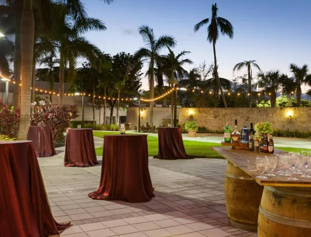 Miami Airport Marriott hotel detail image 1