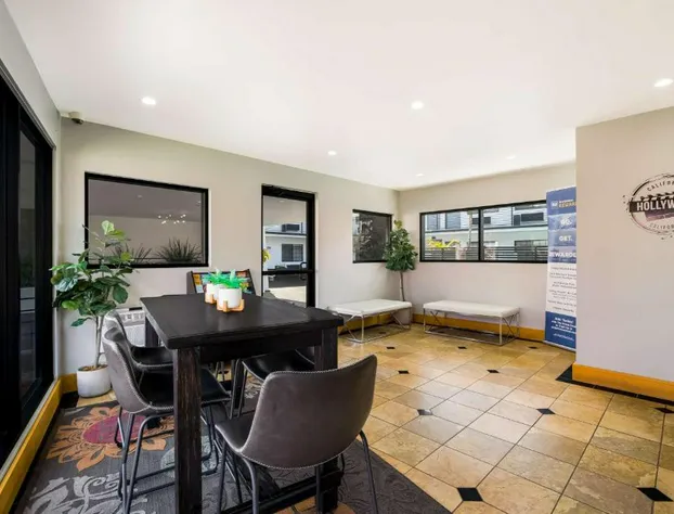 Sunset West Hotel, SureStay Collection by Best Western hotel detail image 4