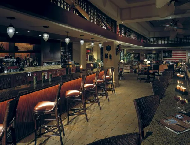 Universal’s Loews Royal Pacific Resort hotel detail image 3