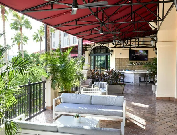 Universal’s Loews Royal Pacific Resort hotel detail image 4