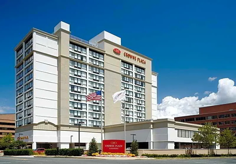 Crowne Plaza Old Town Alexandria hotel hero