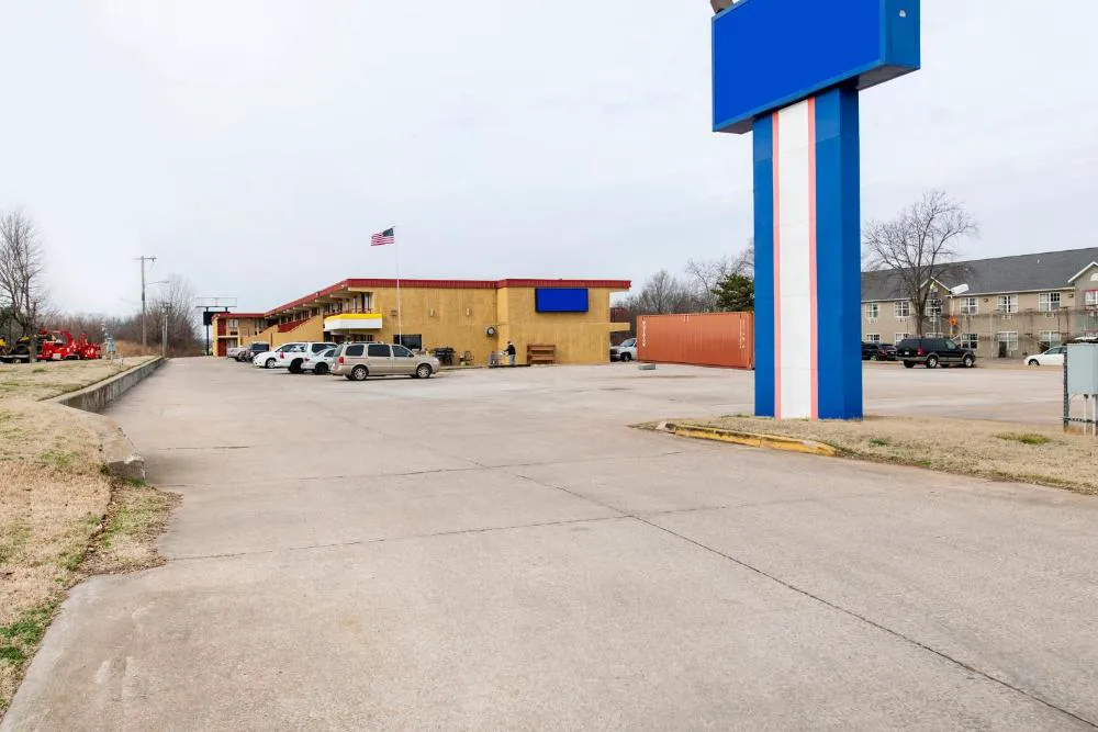 OYO Hotel Tulsa International Airport hotel hero