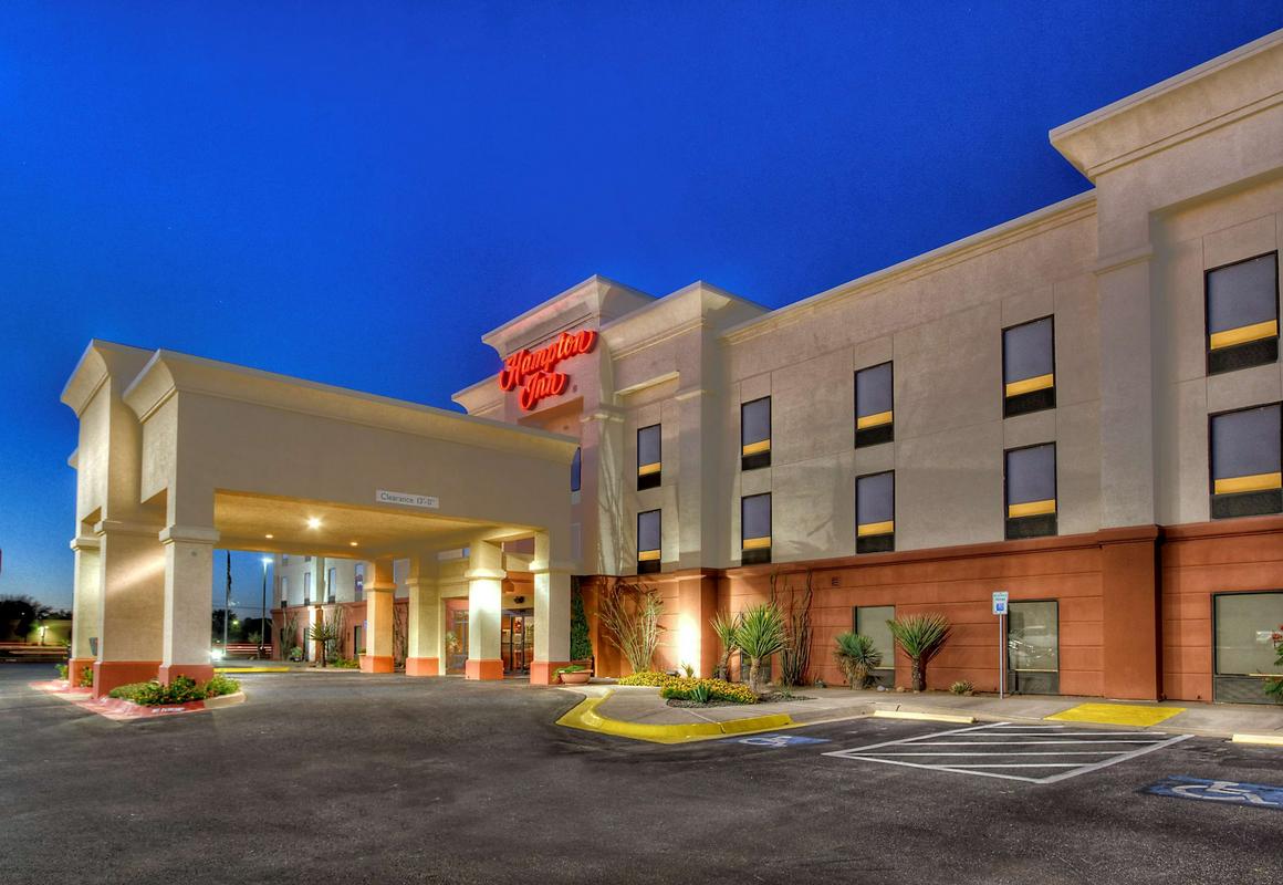 Hampton Inn Midland hotel hero