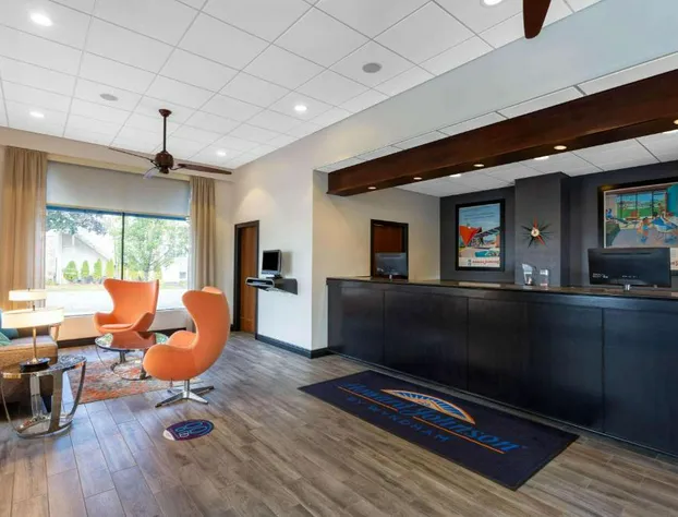 Howard Johnson by Wyndham Portsmouth hotel detail image 4