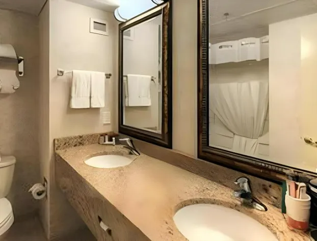 Clarion Hotel Philadelphia International Airport hotel detail image 4