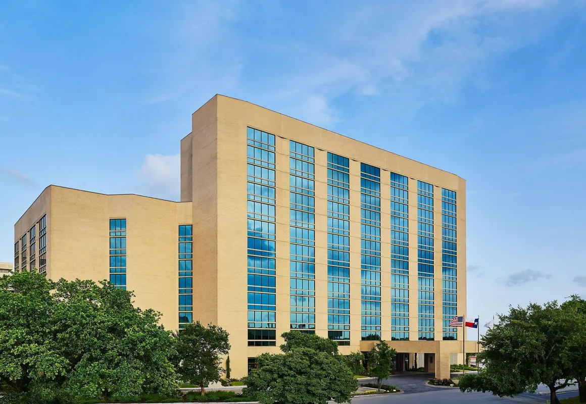 DoubleTree by Hilton San Antonio Airport hotel hero