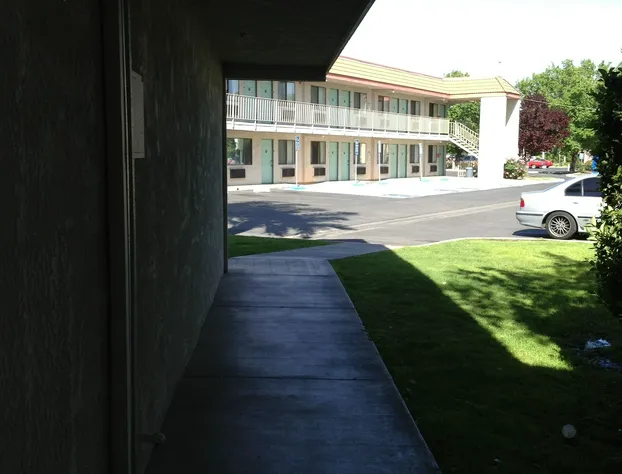 Motel 6 Fresno, CA hotel detail image 1