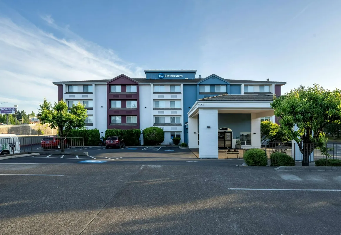 Best Western Lake Oswego/Portland Hotel & Suites hotel hero