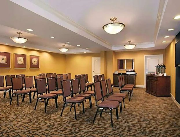 Country Inn & Suites by Radisson, Atlanta Airport North, GA hotel detail image 2