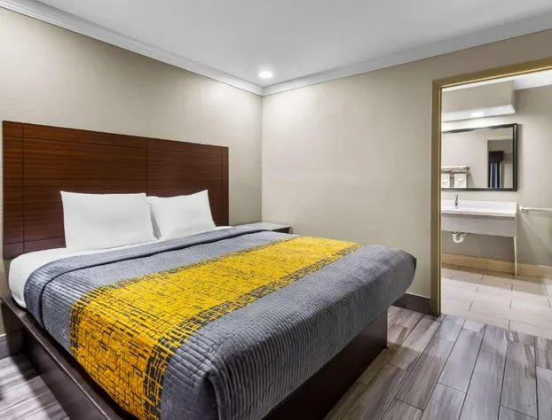 Americas Best Value Inn Houston Heights at I-45 hotel detail image 3