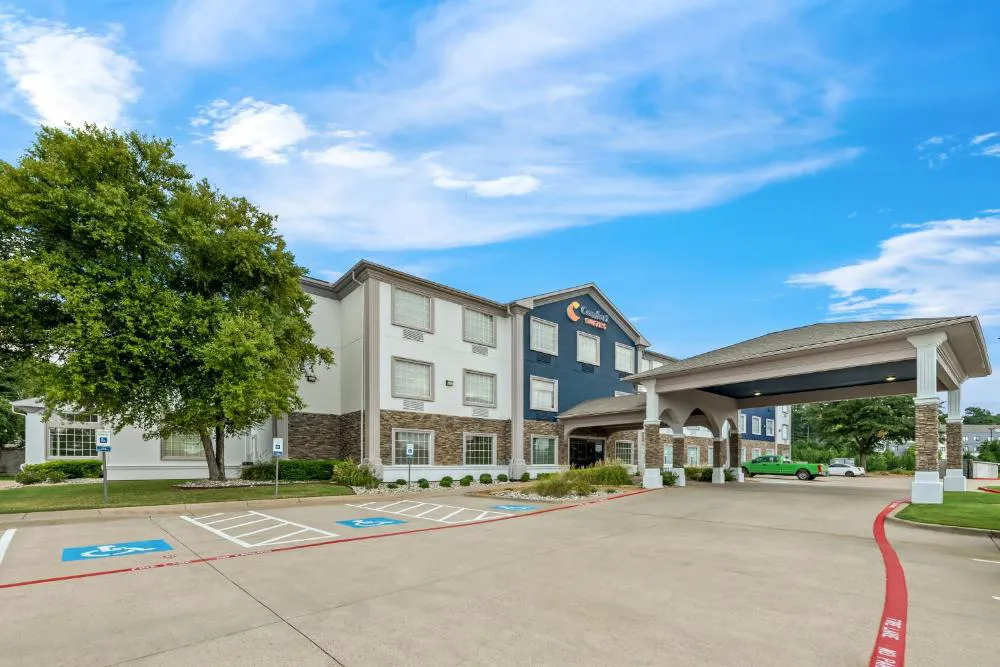 Comfort Suites Texarkana Texas hotel hero