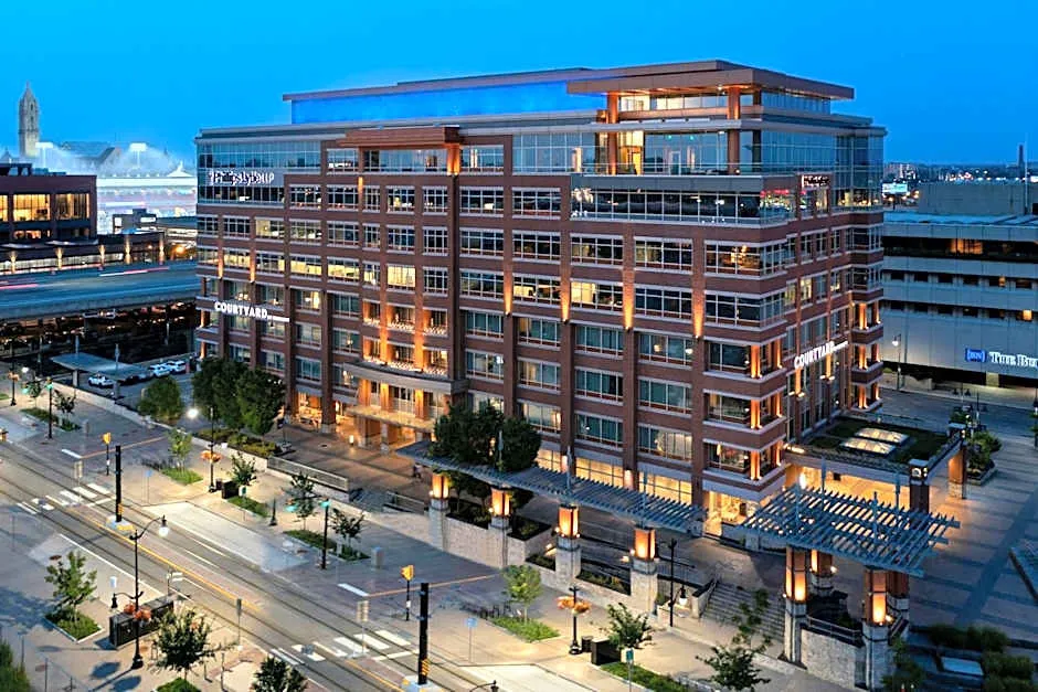 Courtyard Buffalo Downtown / Canalside hotel hero