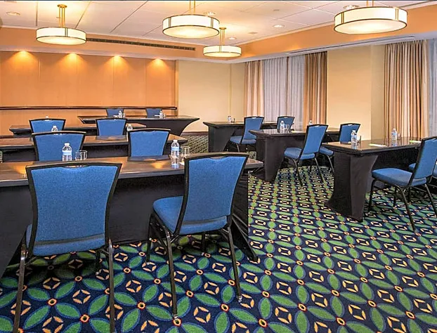 Courtyard by Marriott Arlington Crystal City/Reagan National hotel detail image 3