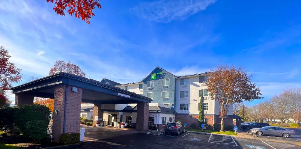 Holiday Inn Express Hotel & Suites Portland-Jantzen Beach by IHG hotel hero