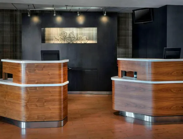 Courtyard by Marriott Newark Liberty International Airport hotel detail image 1