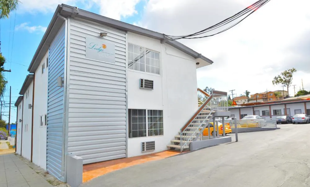 Lodge at 32nd hotel hero