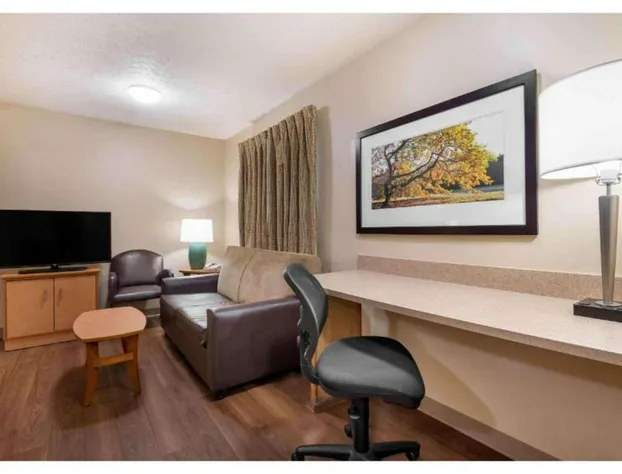 Studio 6 Suites Charlotte, NC - Tyvola Rd/Executive Park hotel detail image 4