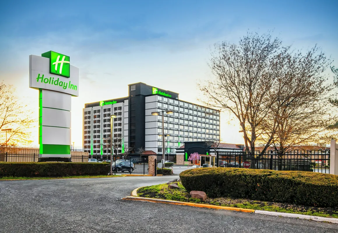 Holiday Inn Newark International Airport by IHG hotel hero