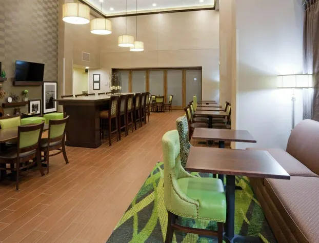 Hampton Inn & Suites Minneapolis West/ Minnetonka hotel detail image 2