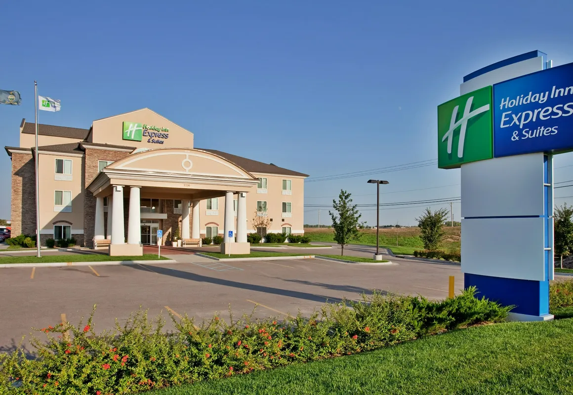 Holiday Inn Express & Suites Wichita Airport by IHG hotel hero