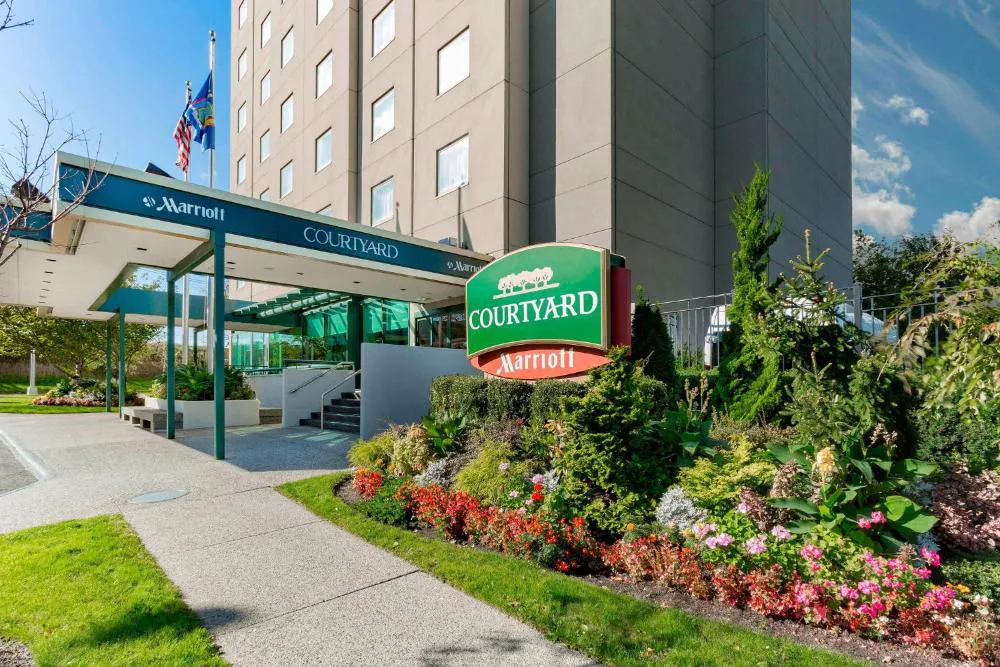 Courtyard by Marriott New York JFK Airport hotel hero