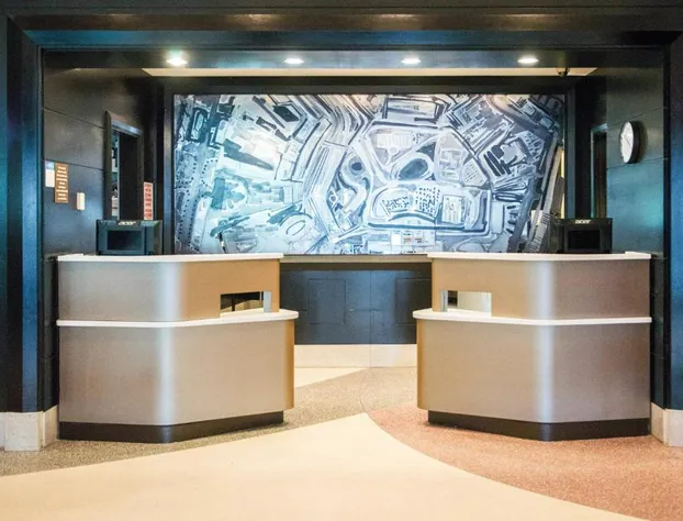 Courtyard by Marriott New York JFK Airport hotel detail image 2