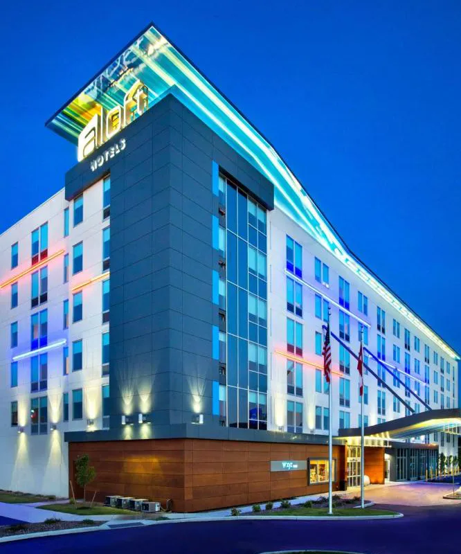 Aloft Buffalo Airport hotel hero