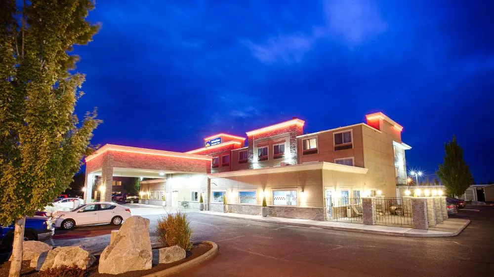 Best Western Plus Peppertree Airport Inn hotel hero