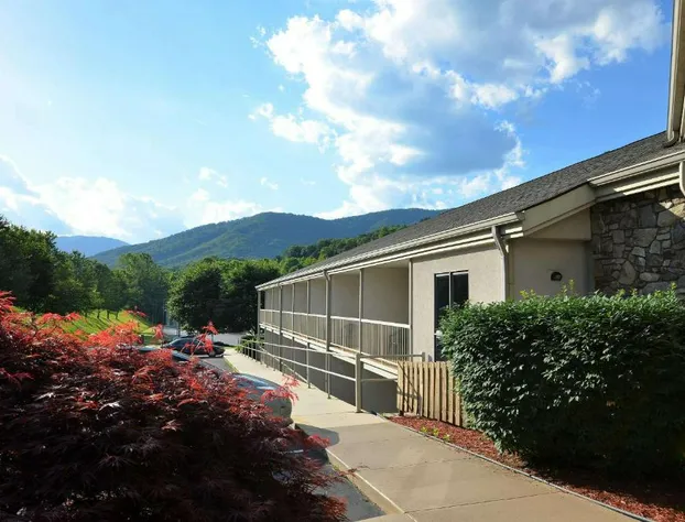 Quality Inn Cherokee Riverside hotel detail image 1