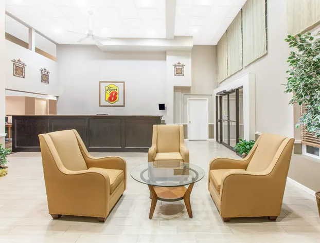 Super 8 by Wyndham Oklahoma City hotel detail image 4