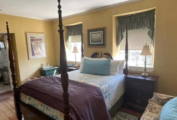 The Wayside Inn Bed & Breakfast hotel detail image 3