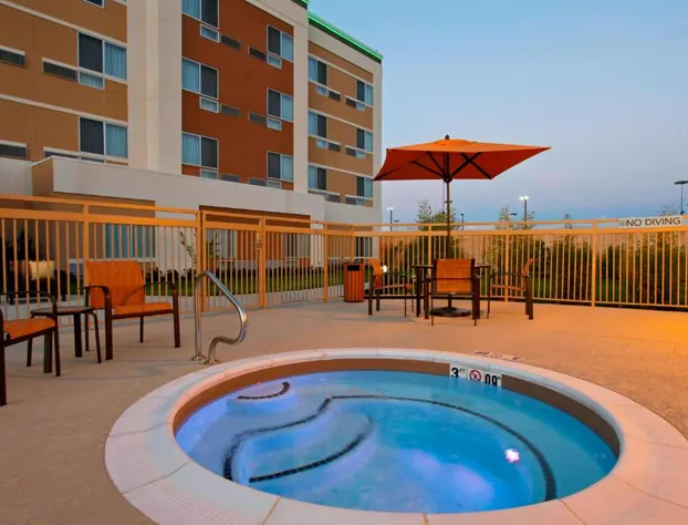 Courtyard by Marriott Victoria hotel detail image 1
