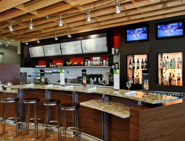 Courtyard by Marriott Victoria hotel detail image 4