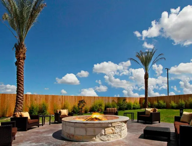 Courtyard by Marriott Victoria hotel detail image 4