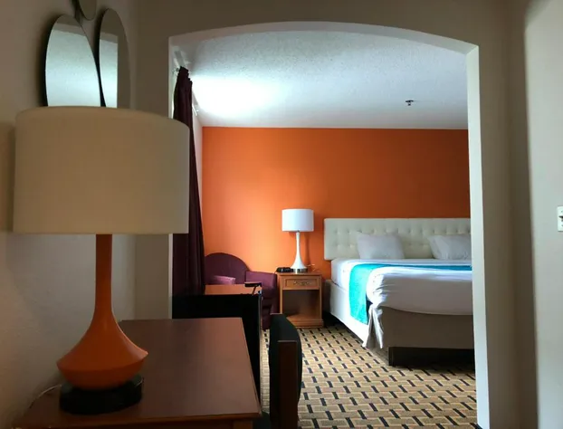 Howard Johnson by Wyndham Airport hotel detail image 4
